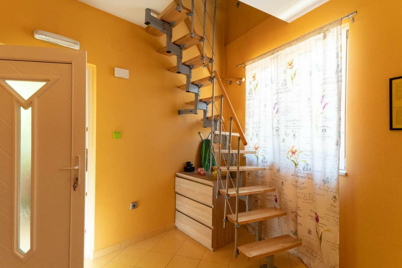 Ližnjan Apartment Limun מראה חיצוני תמונה
